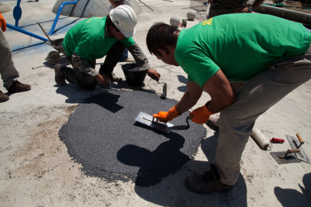 Colocación del Caucho Color, Parque Centenario