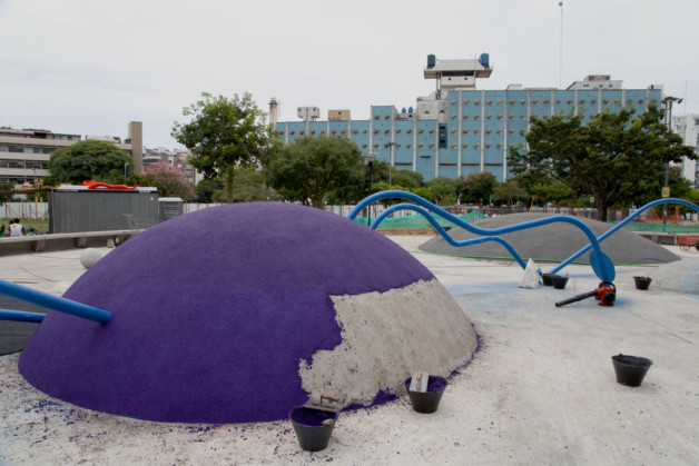 Colocación del Caucho Color, Parque Centenario